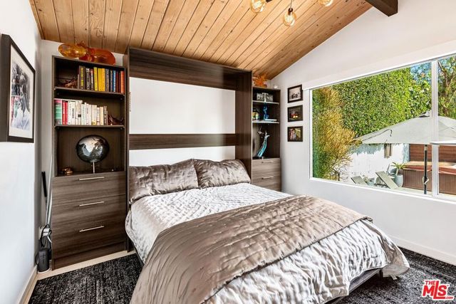 3834 Buena Park Drive, Studio City, CA 91604