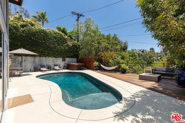 3834 Buena Park Drive, Studio City, CA 91604