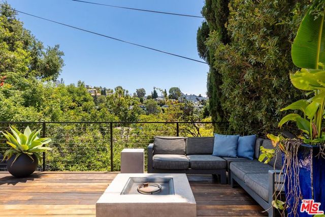 3834 Buena Park Drive, Studio City, CA 91604