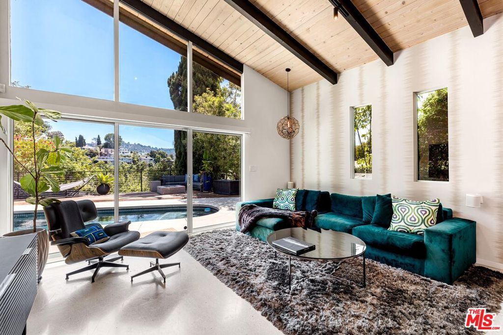 3834 Buena Park Drive, Studio City, CA 91604