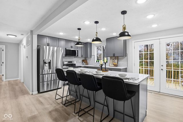 2815 Rouark Circle, Indianapolis, IN 46229