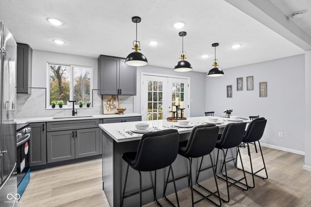 2815 Rouark Circle, Indianapolis, IN 46229