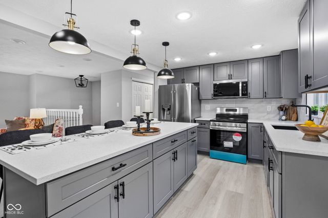 2815 Rouark Circle, Indianapolis, IN 46229