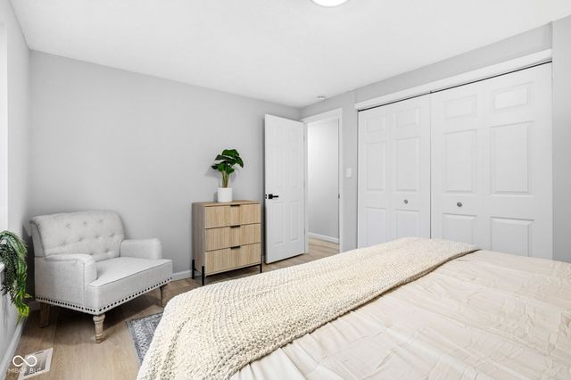 2815 Rouark Circle, Indianapolis, IN 46229