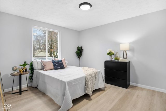 2815 Rouark Circle, Indianapolis, IN 46229