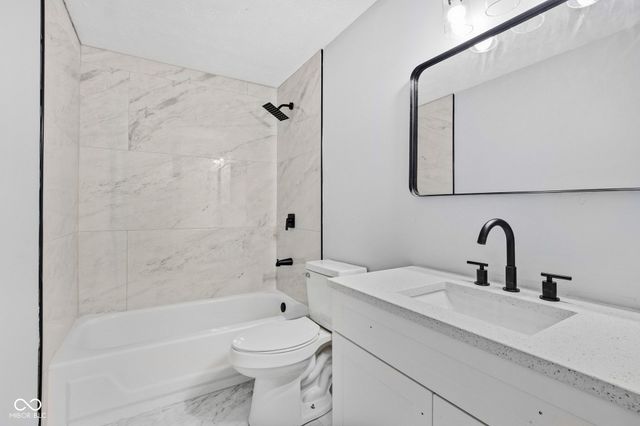 2815 Rouark Circle, Indianapolis, IN 46229