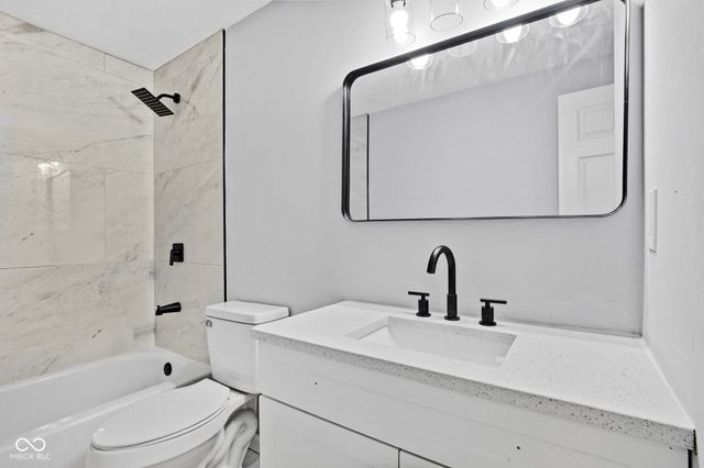 2815 Rouark Circle, Indianapolis, IN 46229