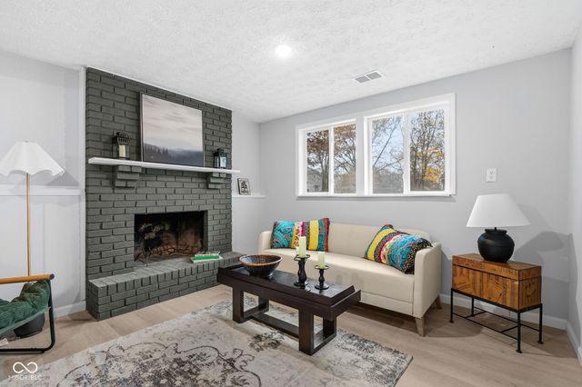 2815 Rouark Circle, Indianapolis, IN 46229