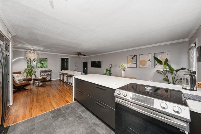 320 LAKEVIEW STREET 323, Orlando, FL 32804