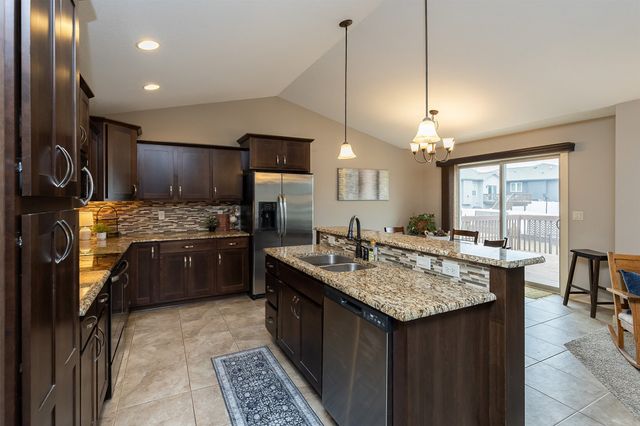 8125 Mercato Court, West Des Moines, IA 50266