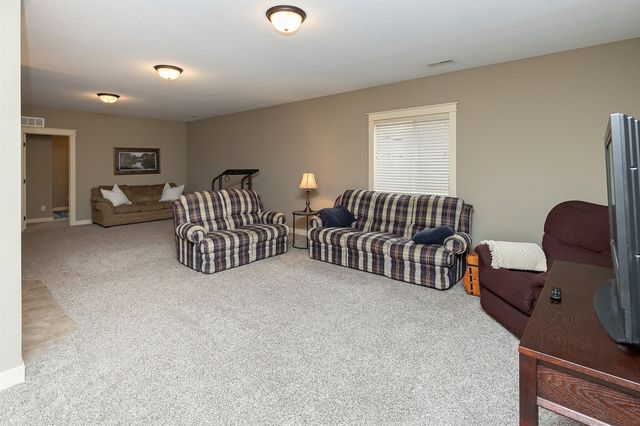 8125 Mercato Court, West Des Moines, IA 50266