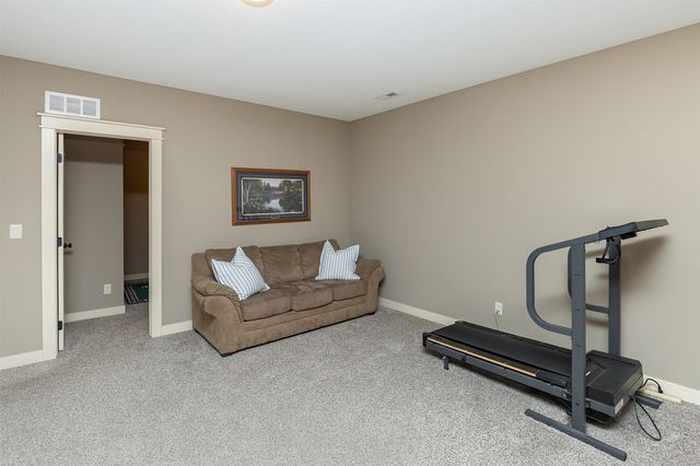 8125 Mercato Court, West Des Moines, IA 50266