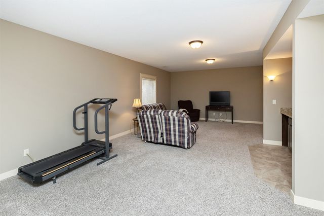 8125 Mercato Court, West Des Moines, IA 50266