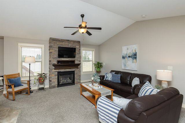 8125 Mercato Court, West Des Moines, IA 50266