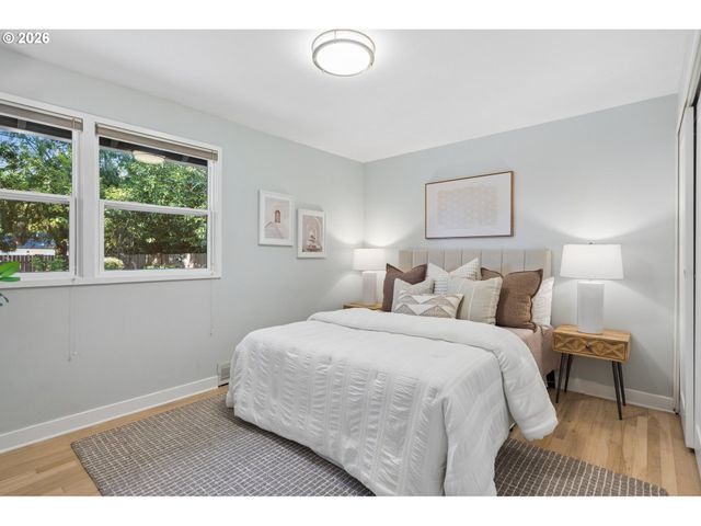 11905 Sw DOUGLAS St, Portland, OR 97225