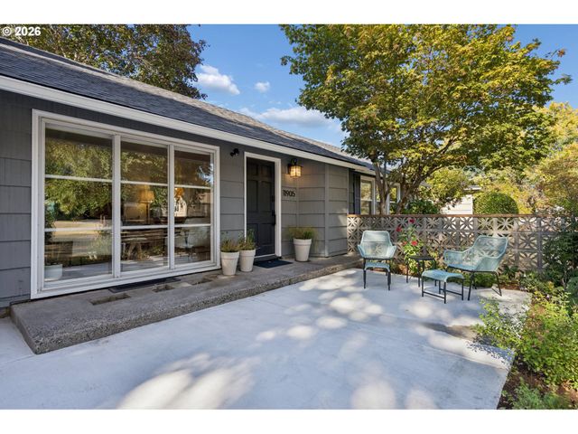 11905 Sw DOUGLAS St, Portland, OR 97225