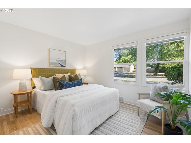 11905 Sw DOUGLAS St, Portland, OR 97225