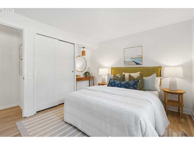 11905 Sw DOUGLAS St, Portland, OR 97225
