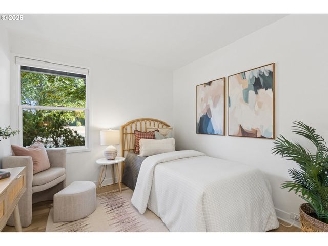 11905 Sw DOUGLAS St, Portland, OR 97225