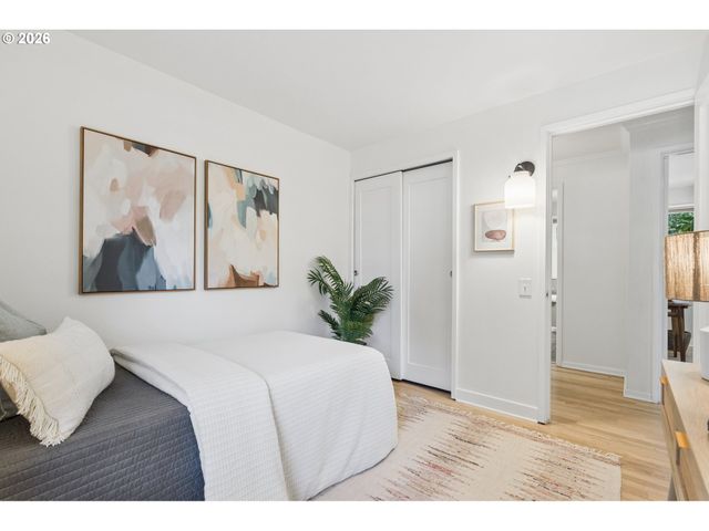 11905 Sw DOUGLAS St, Portland, OR 97225