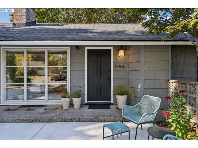 11905 Sw DOUGLAS St, Portland, OR 97225