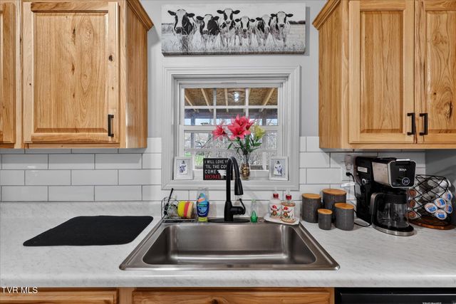 2781 Weaver Pike, Bristol, TN 37620