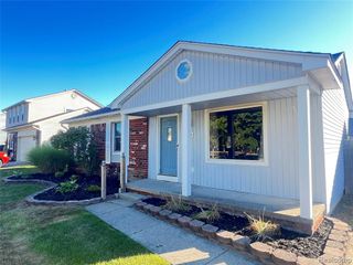 25419 Montebello Drive, Woodhaven, MI 48183