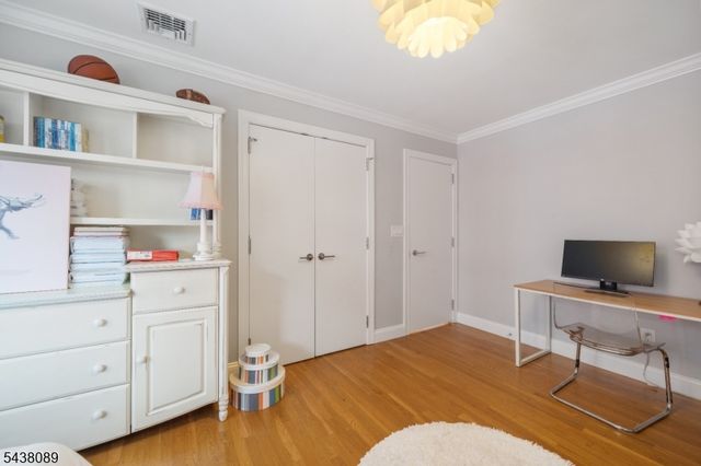 45 Grunwald St, Clifton City, NJ 07013