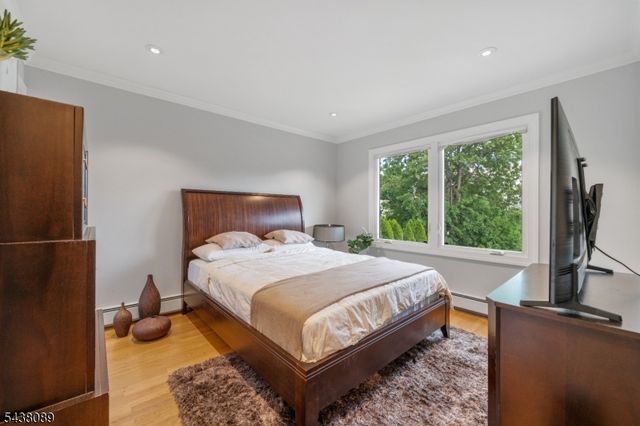 45 Grunwald St, Clifton City, NJ 07013