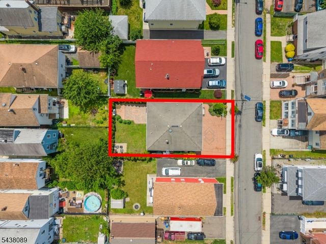 45 Grunwald St, Clifton City, NJ 07013