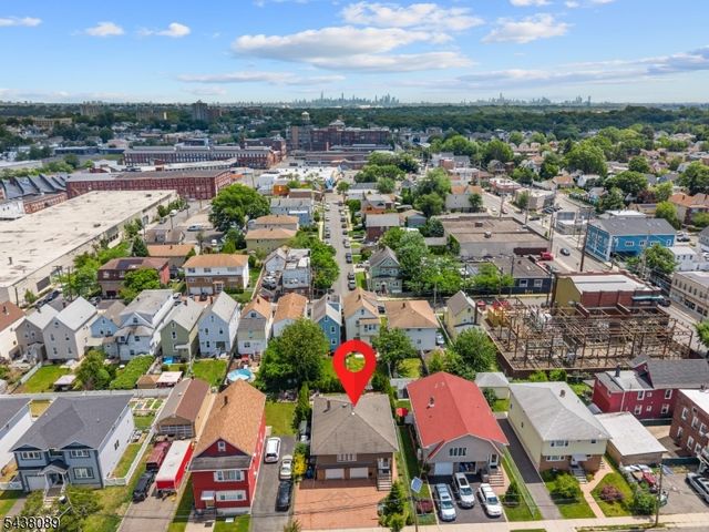 45 Grunwald St, Clifton City, NJ 07013
