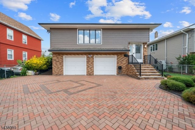 45 Grunwald St, Clifton City, NJ 07013