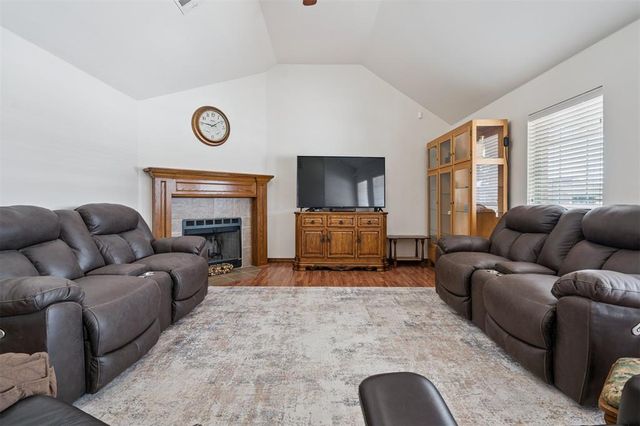 1617 SE 5th Street, Newcastle, OK 73065