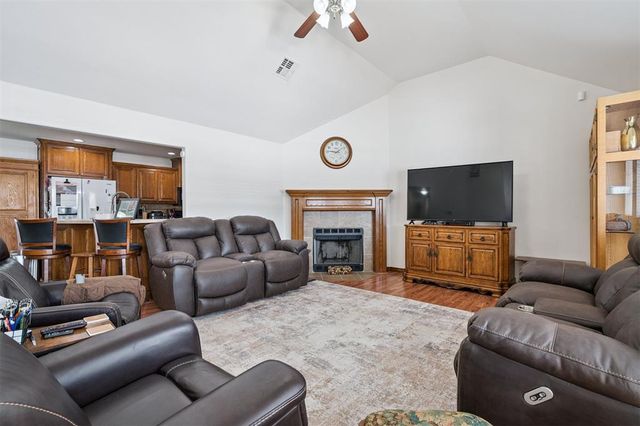 1617 SE 5th Street, Newcastle, OK 73065