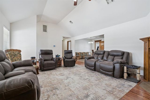 1617 SE 5th Street, Newcastle, OK 73065