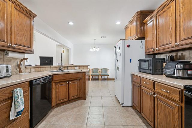 1617 SE 5th Street, Newcastle, OK 73065