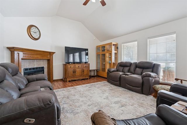 1617 SE 5th Street, Newcastle, OK 73065