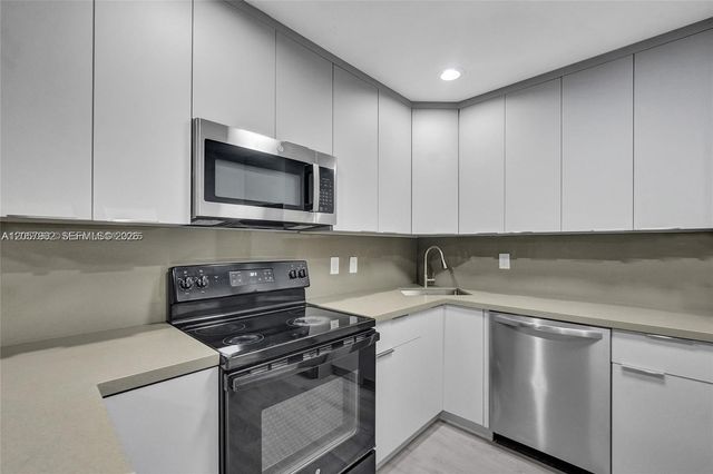 5963 NW 25th Court 210, Sunrise, FL 33313