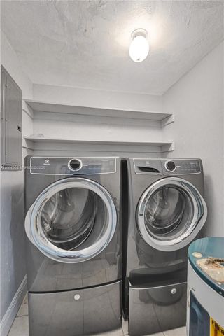 5963 NW 25th Court 210, Sunrise, FL 33313