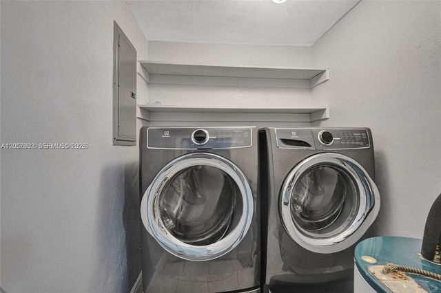 5963 NW 25th Court 210, Sunrise, FL 33313