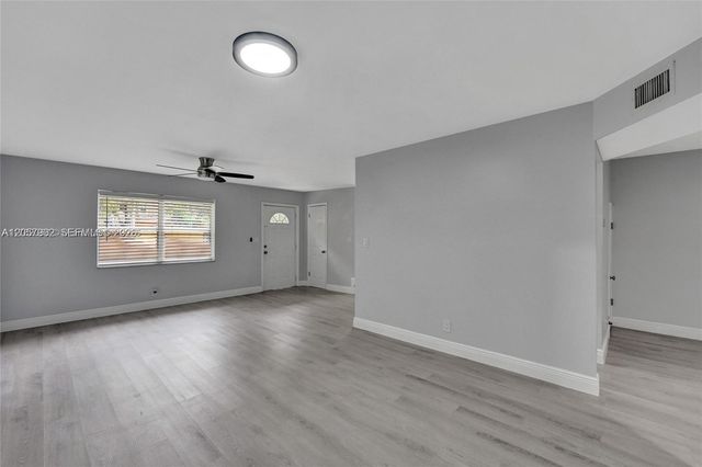 5963 NW 25th Court 210, Sunrise, FL 33313