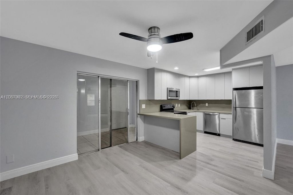 5963 NW 25th Court 210, Sunrise, FL 33313
