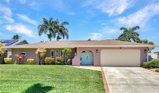 703 SE 33rd TER, Cape Coral, FL 33904
