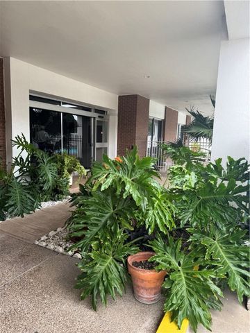 715 S Upper Broadway St 804, Corpus Christi, TX 78401