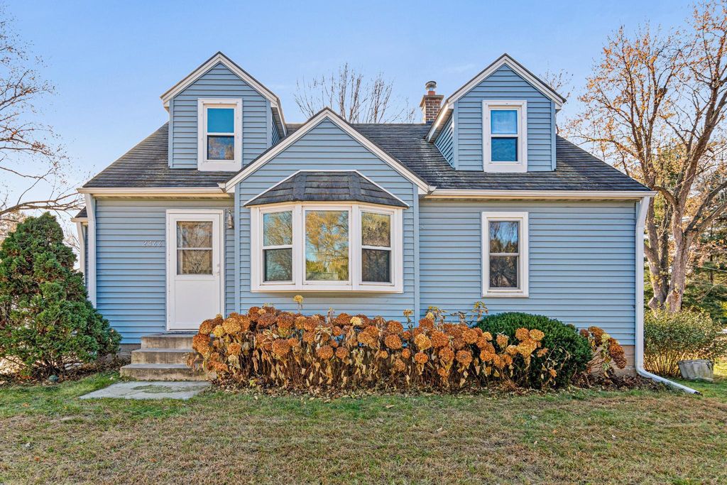 2466 Clearview Avenue, Mounds View, MN 55112