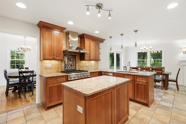 20 Lamesa Avenue, Eastchester, NY 10709