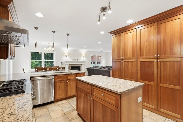 20 Lamesa Avenue, Eastchester, NY 10709