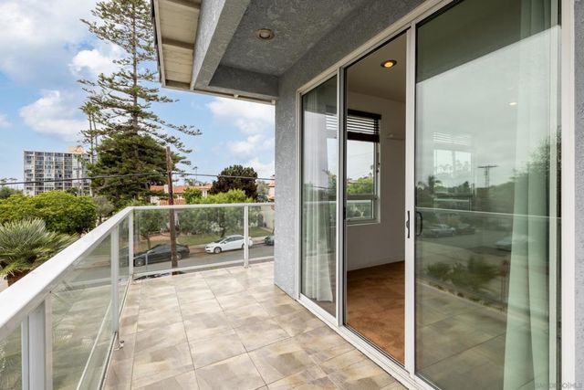 4975 Dawes St, San Diego, CA 92109