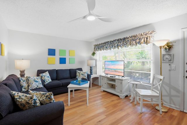 640 SNUG HARBOR Drive F4, Boynton Beach, FL 33435