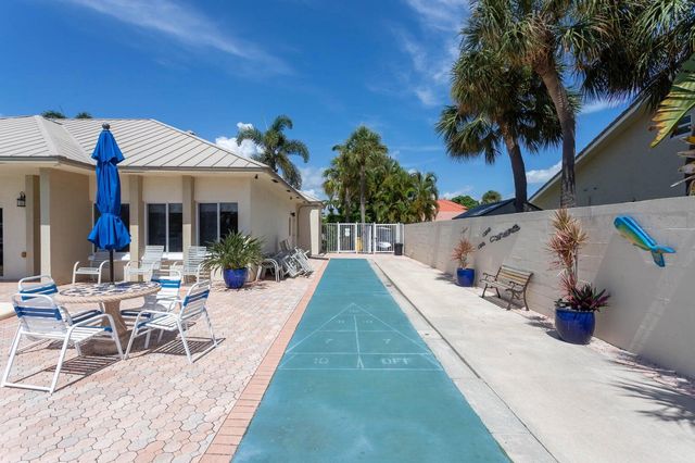 640 SNUG HARBOR Drive F4, Boynton Beach, FL 33435
